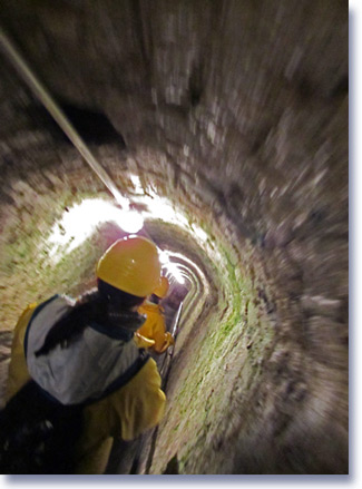 Zugang: 150 Stufen hinab in die Basalt-Felsenkeller
